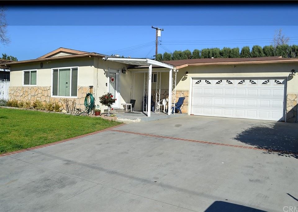 1st image of 1135 E 6th St