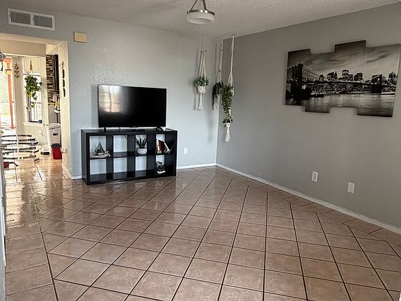 5th image of 2137 Lyman Dutton Cir