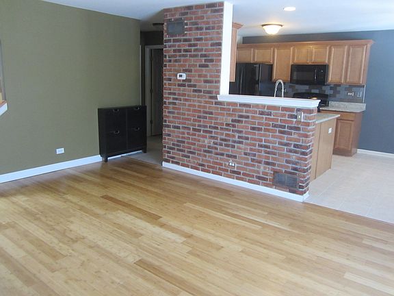 3rd image of 1005 N South Elgin Blvd