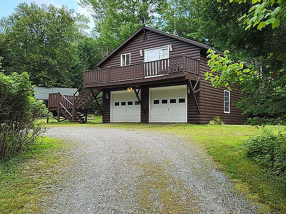 Garage / Studio Apartment