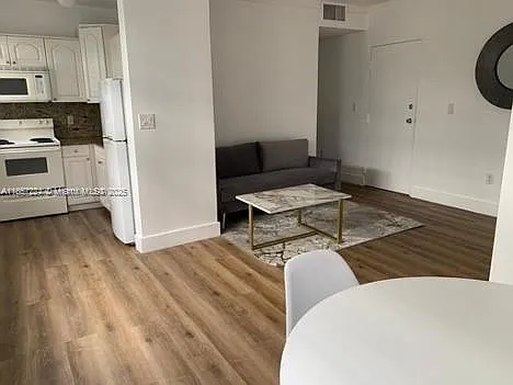 605 Euclid Ave #101 — Photo 7