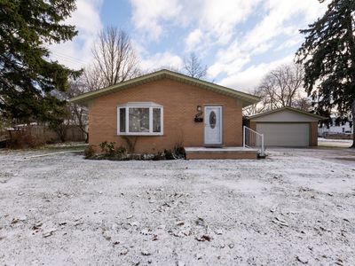 4565 Universal St, Dearborn Heights, MI, 48125