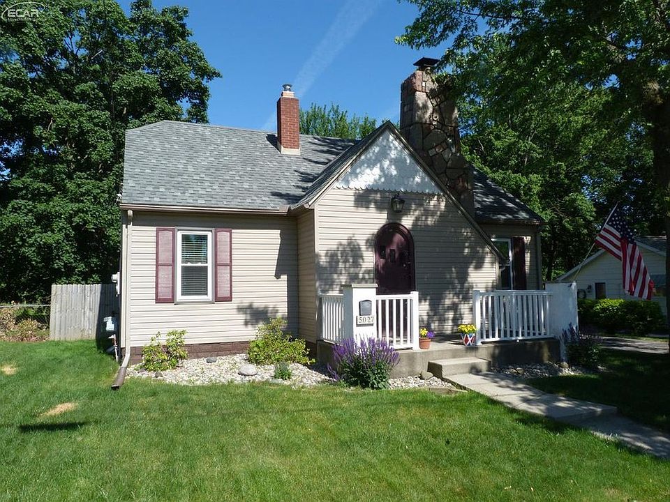 1st image of 5027 School St