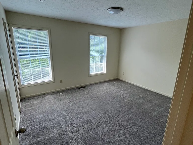 7002-7012 Autumn Dr — Photo 12