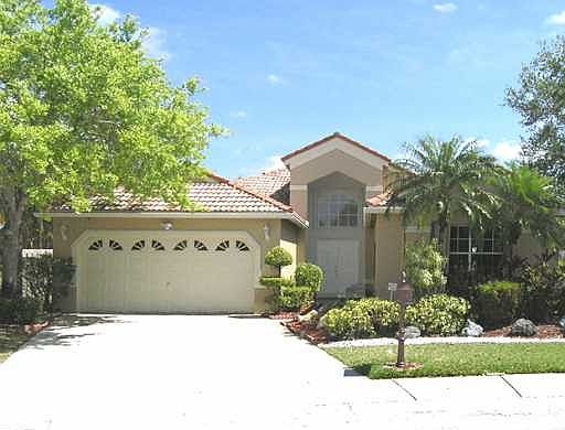 1st image of 306 Lake Crest Ct