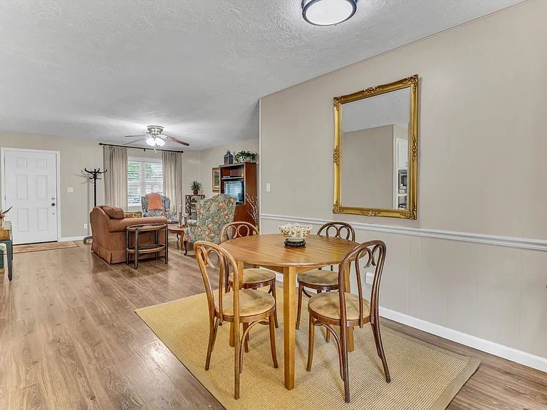 805 Bluebonnet Ln — Photo 38