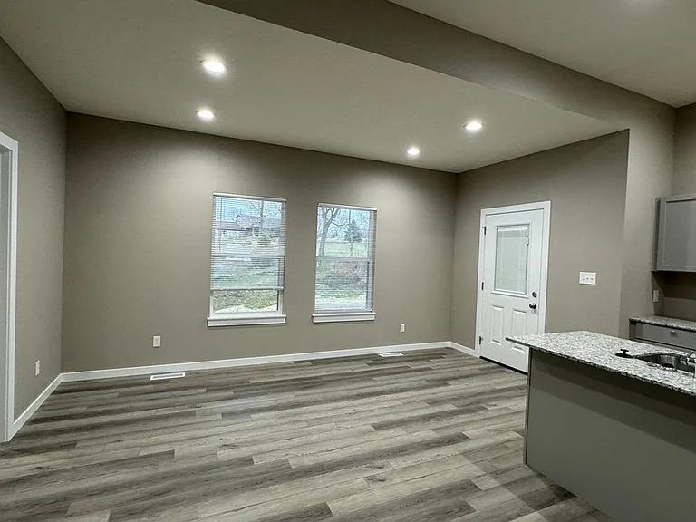 2210 Regan Cir — Photo 6