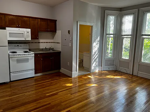 57-59 Pleasant St Photo 1
