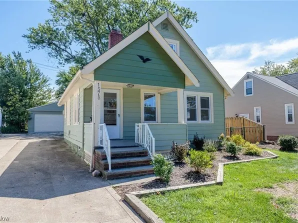 1575 Longwood Dr, Mayfield Heights, OH 44124