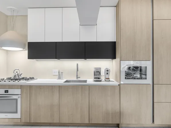 120 Central Park South image 7 of 11