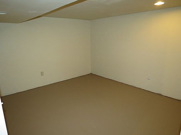 4th image of 3082 Valleywood Dr