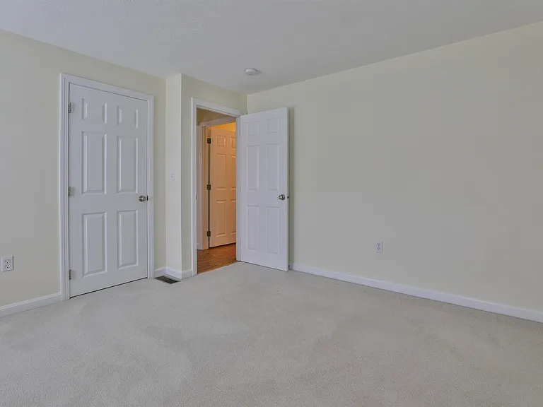 4 Myopia Ln — Photo 27