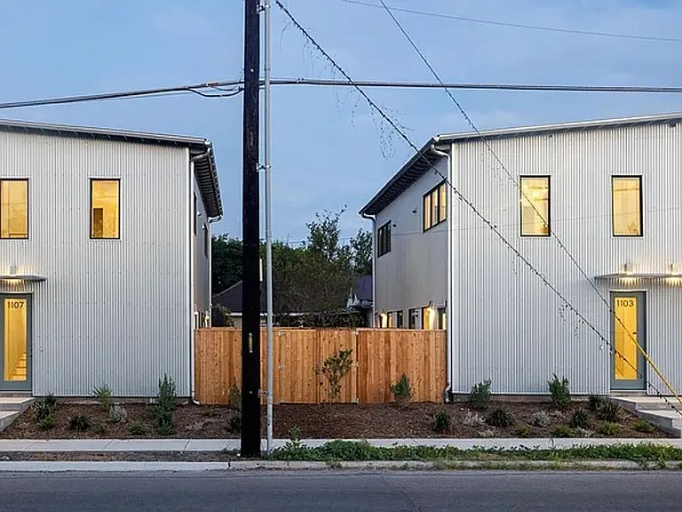 1107 S Cherry St — Photo 3