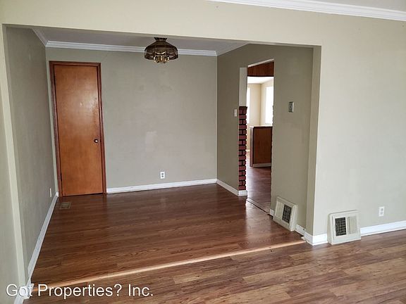 3rd image of 10534 Byfield Dr