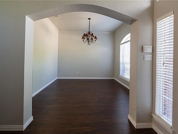 4th image of 412 Misty Meadow Dr