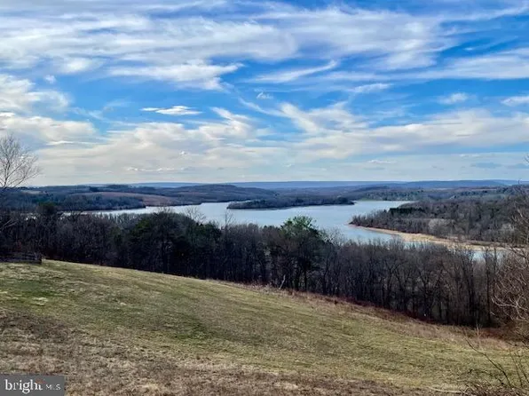 493 Rebers Bridge Rd, Reading, PA 19608