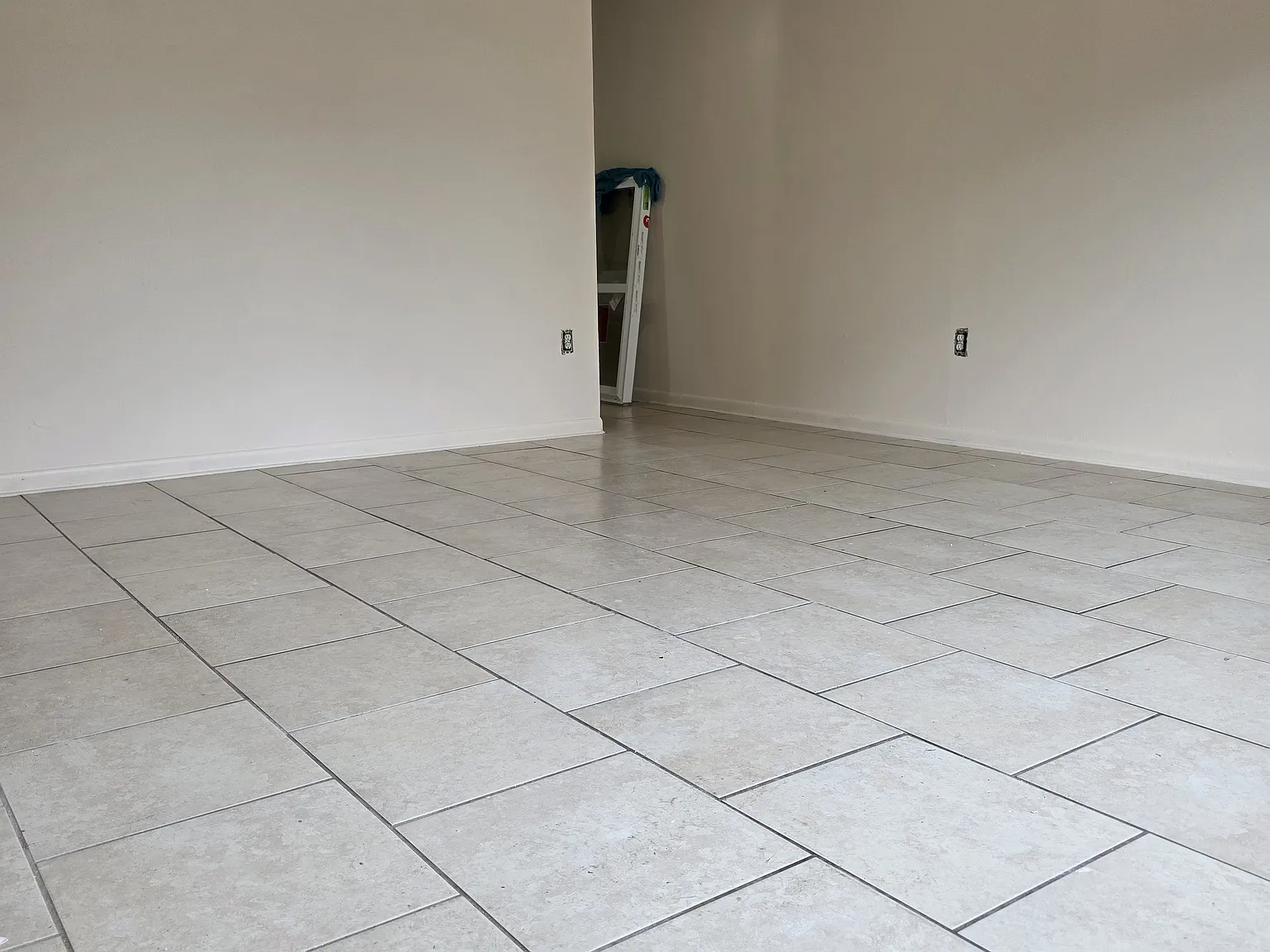 2 bed, $1,200 — Photo 3