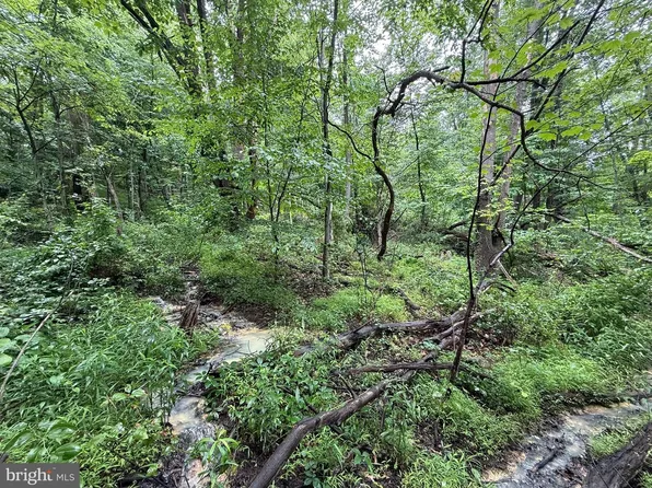 Rock St SW, Westernport, MD 21562