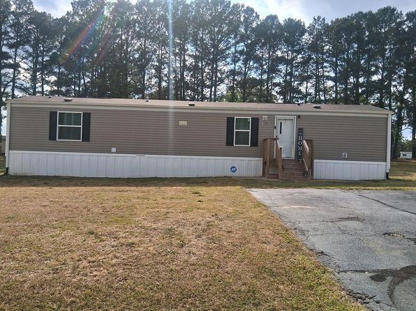 109 Hedgerow Ln