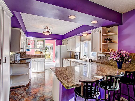 Kitchen/formal/infrml Dining