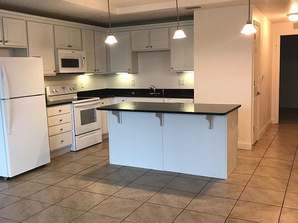 1st image of 2020 Piedmont Ln