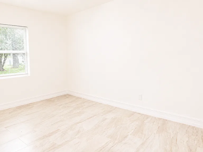 312 Hope Cir — Photo 7