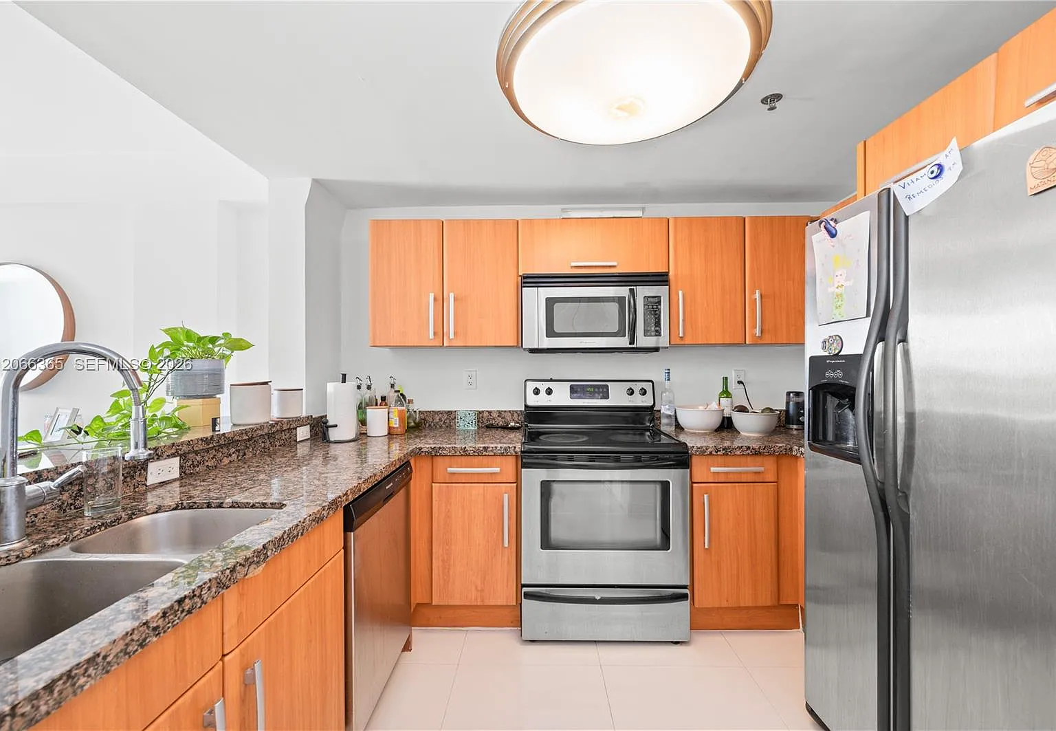 1 bed, 924 sqft, $2,700 — Photo 3