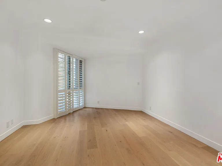 515 Ocean Ave #402S — Photo 35