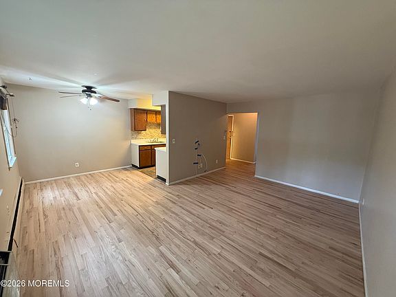 4th image of 364 Westwood Avenue #76