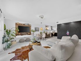 8490 SW 154th Circle Ct, Miami, FL