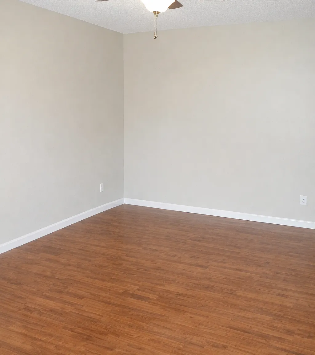 4 bed, $2,400 — Photo 4