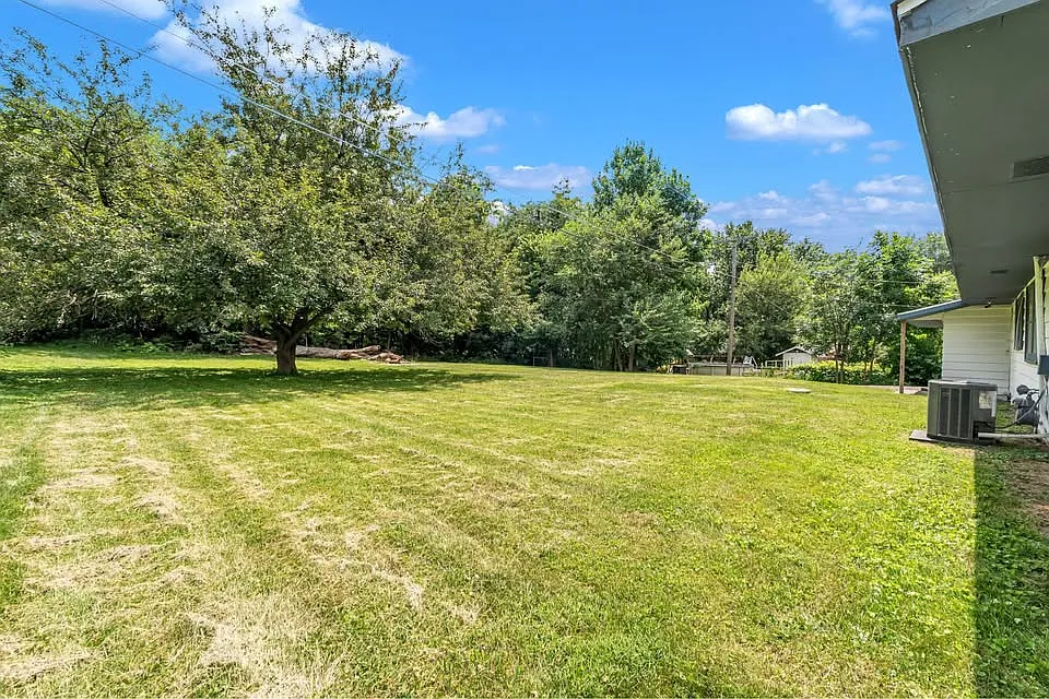 3 bed, 1312 sqft, $1,600 — Photo 3