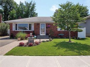 880 E Meadow Ave, East Meadow, NY 11554