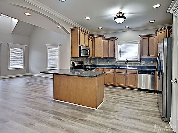 4th image of 1951 Legare Ct