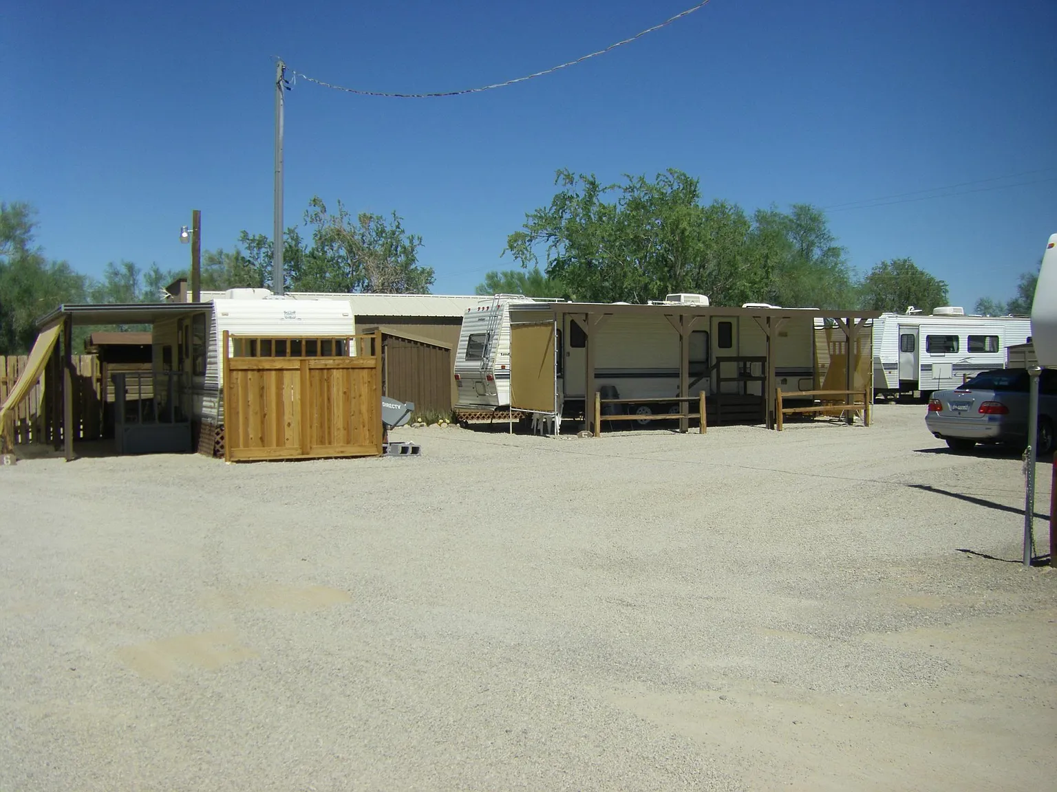 990 E Rodgers Pl — Photo 3
