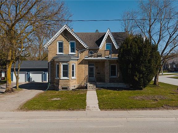 2nd image of 17 Allan St W