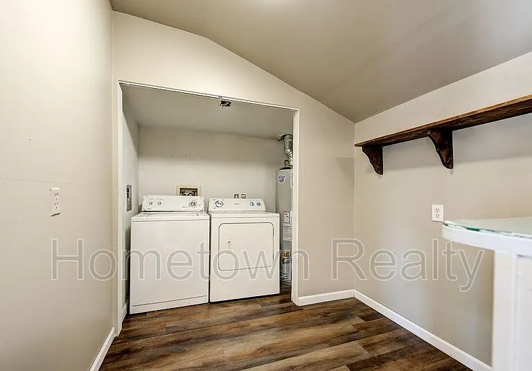 7105 NW 43rd St — Photo 10
