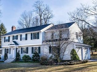 20 Edgewater Dr, Wellesley, MA 02481