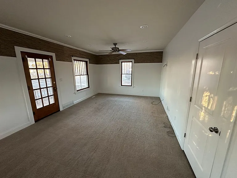 417 Albany Ave NE — Photo 4
