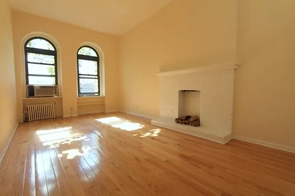 Rented by Compass | media 17