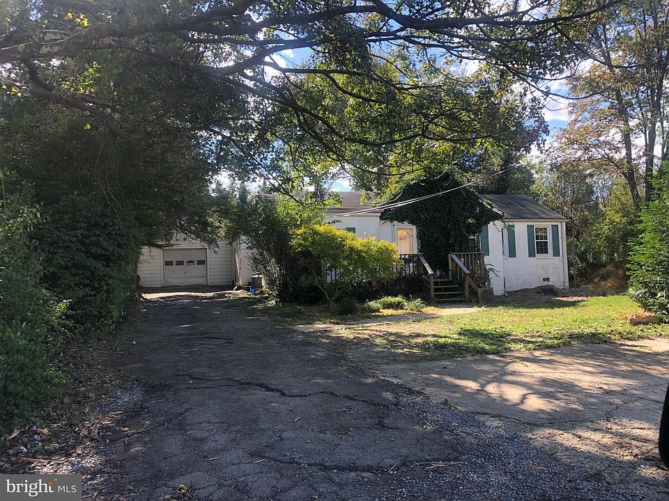 2nd image of 7004 Garrett Rd