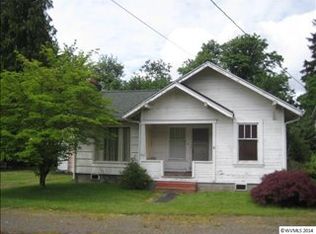 205 SW Ivy St, Mill City, OR 97360