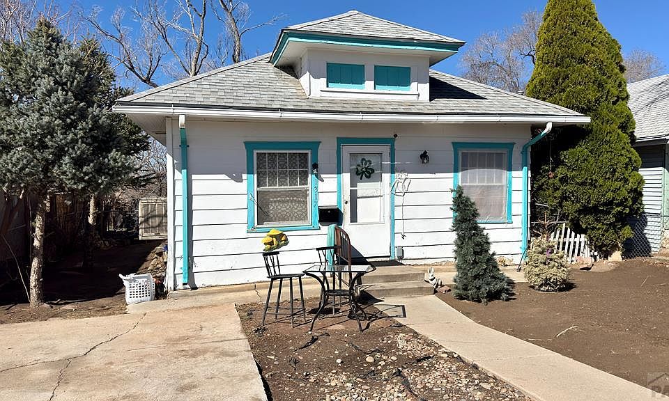 1st image of 1317 N La Crosse Ave