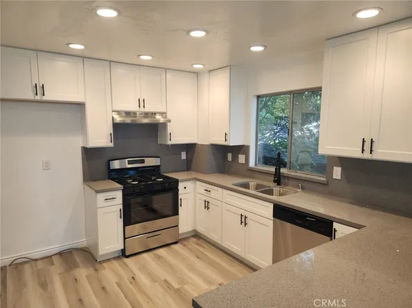 835 Lake Dr, Lake Arrowhead, CA 92352