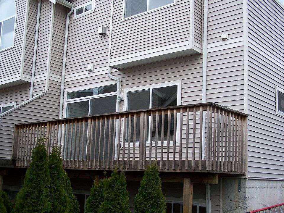 2nd image of 9717 26th Ave SW #201