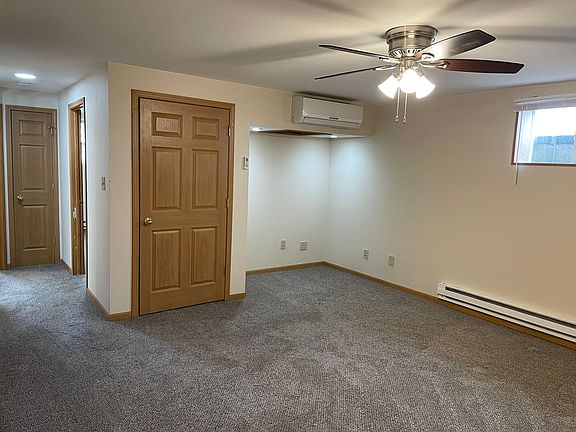 5th image of 209 E 11th St #15