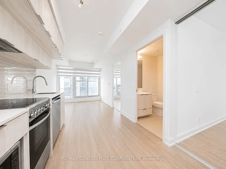 181 Dundas St E #2215 — Photo 15