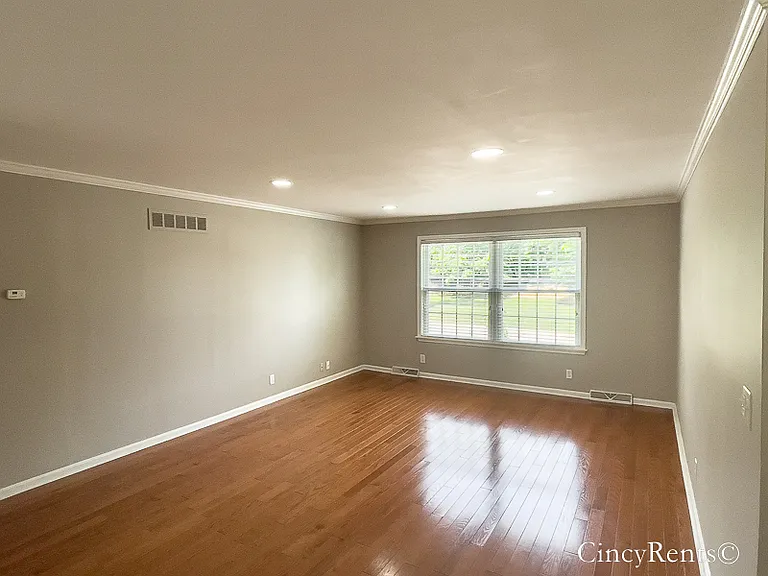 3695 Erie Ave #D — Photo 2