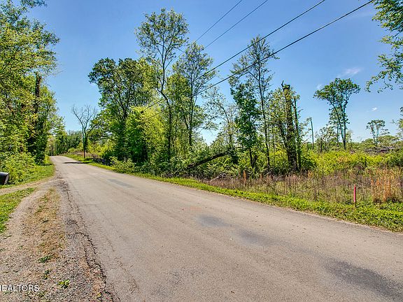 4th image of 713 Oak Grove Rd