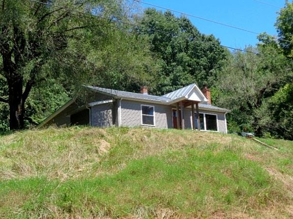 2nd image of 39 Sherwood Ln